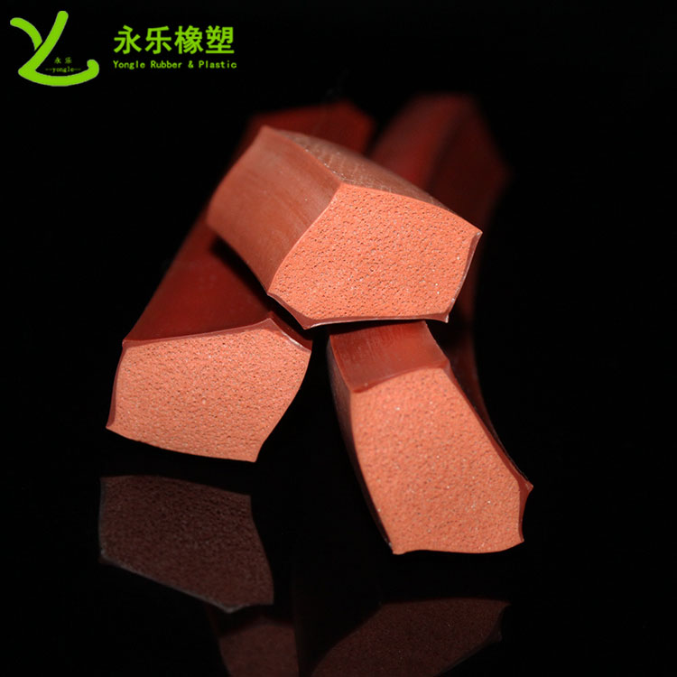 擠出復(fù)合發(fā)泡硅膠條，耐高溫復(fù)合發(fā)泡硅膠條，耐老化復(fù)合發(fā)泡硅膠條