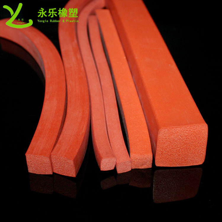 擠出防撞發(fā)泡硅膠條，阻燃發(fā)泡硅膠條，無(wú)氣味門(mén)窗發(fā)泡硅膠密封條